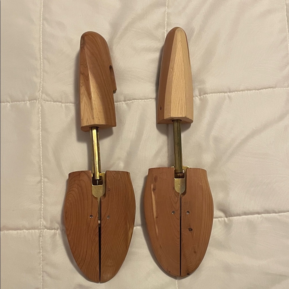 Pair Mens Nordstrom Cedar Shoe Trees 12 Med Width Large Brown Brass Hardware EUC - Picture 3 of 4